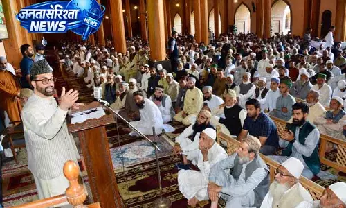Srinagar मीरवाइज ने चुने हुए नेताओं की चुप्पी पर उठाए सवाल Srinagar मीरवाइज ने चुने हुए नेताओं की चुप्पी पर उठाए सवाल