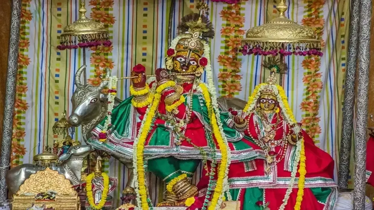 Jaipur: विश्व तंबाकू निषेध दिवस पर गोविंद देवजी मंदिर में व्यसन मुक्ति महायज्ञ Jaipur: विश्व तंबाकू निषेध दिवस पर गोविंद देवजी मंदिर में व्यसन मुक्ति महायज्ञ