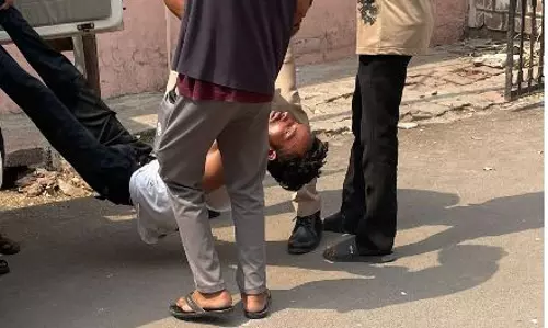 चाकूबाजी से रायपुर कोर्ट परिसर में हड़कंप, युवक की हालत नाजुक