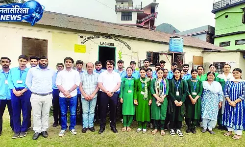 लचोड़ी आईटीआई में छात्रों को बताए कानूनी अधिकार लचोड़ी आईटीआई में छात्रों को बताए कानूनी अधिकार