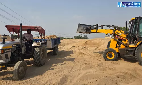 100 ट्रैक्टर रेत नदी में वापस डलवाई गई, अवैध उत्खनन पर बड़ी कार्रवाई