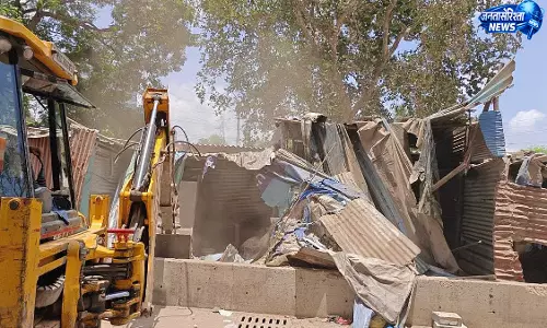 पवई में BMC की बड़ी कार्रवाई, 250 से अधिक अवैध ढांचे ध्वस्त पवई में BMC की बड़ी कार्रवाई, 250 से अधिक अवैध ढांचे ध्वस्त
