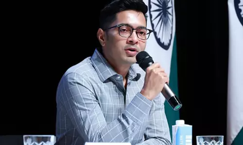 Kolkata: टीएमसी कार्यकर्ताओं की मौत के बाद अभिषेक का दौरा