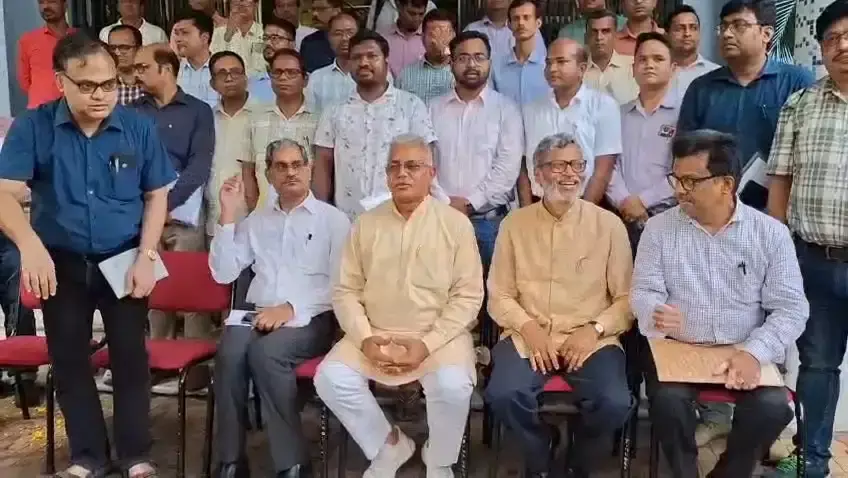 Hooghly: दिलीप घोष ने कृषि विकास के लिए बेहतर समन्वय पर दिया जोर Hooghly: दिलीप घोष ने कृषि विकास के लिए बेहतर समन्वय पर दिया जोर
