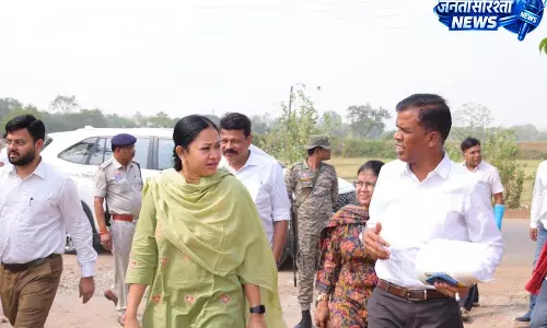 कलेक्टर ने सरिया के विभिन्न निर्माण कार्यों और प्रस्तावित स्थलों का किया निरीक्षण