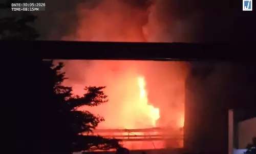 FIRE UPDATE: स्पार्क मिंडा फैक्ट्री में धधकी भीषण आग, 50 दमकल गाड़ियां भी जुटानी पड़ीं! FIRE UPDATE: स्पार्क मिंडा फैक्ट्री में धधकी भीषण आग, 50 दमकल गाड़ियां भी जुटानी पड़ीं!