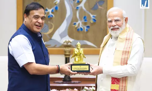 सीएम सरमा ने पीएम मोदी से की मुलाकात सीएम सरमा ने पीएम मोदी से की मुलाकात