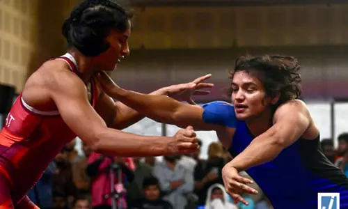 मीनाक्षी ने फाइनल में हार पर शिकायत दर्ज कराई, डब्ल्यूएफआई ने कहा- नतीजे नहीं बदलेंगे मीनाक्षी ने फाइनल में हार पर शिकायत दर्ज कराई, डब्ल्यूएफआई ने कहा- नतीजे नहीं बदलेंगे