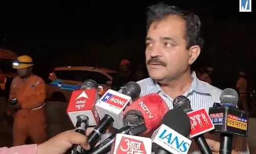 सईदुलाजाब में पांच मंजिला इमारत हादसा, प्रशासन ने कारण स्पष्ट नहीं किया सईदुलाजाब में पांच मंजिला इमारत हादसा, प्रशासन ने कारण स्पष्ट नहीं किया