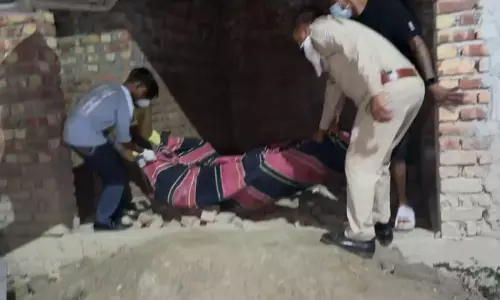 तेज दुर्गंध से खुला राज, निर्माणाधीन इमारत से Nigerian नागरिक का मिला शव तेज दुर्गंध से खुला राज, निर्माणाधीन इमारत से Nigerian नागरिक का मिला शव