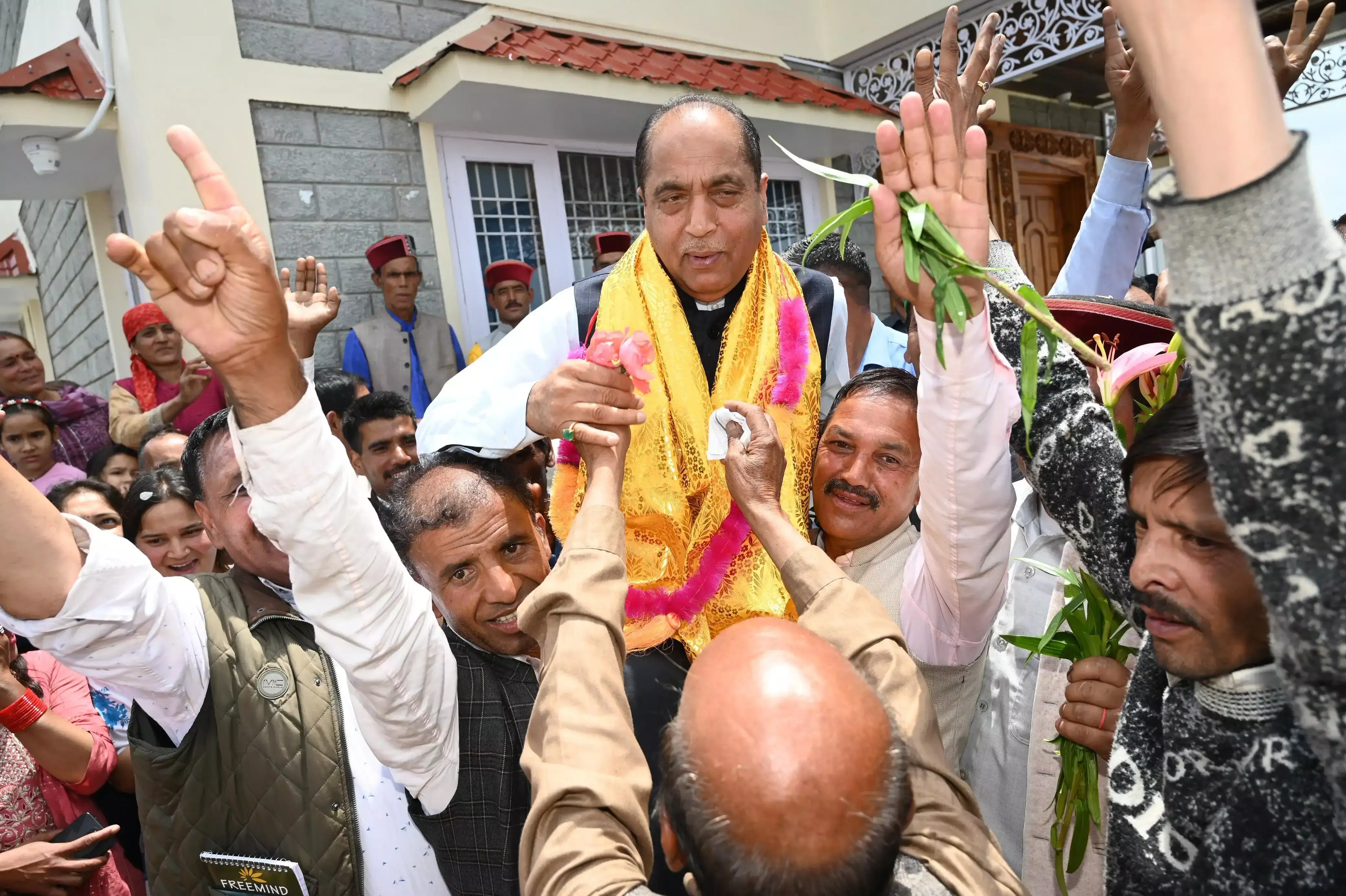 Mandi: पंचायत चुनावों को लेकर हिमाचल की राजनीति गरमाई Mandi: पंचायत चुनावों को लेकर हिमाचल की राजनीति गरमाई