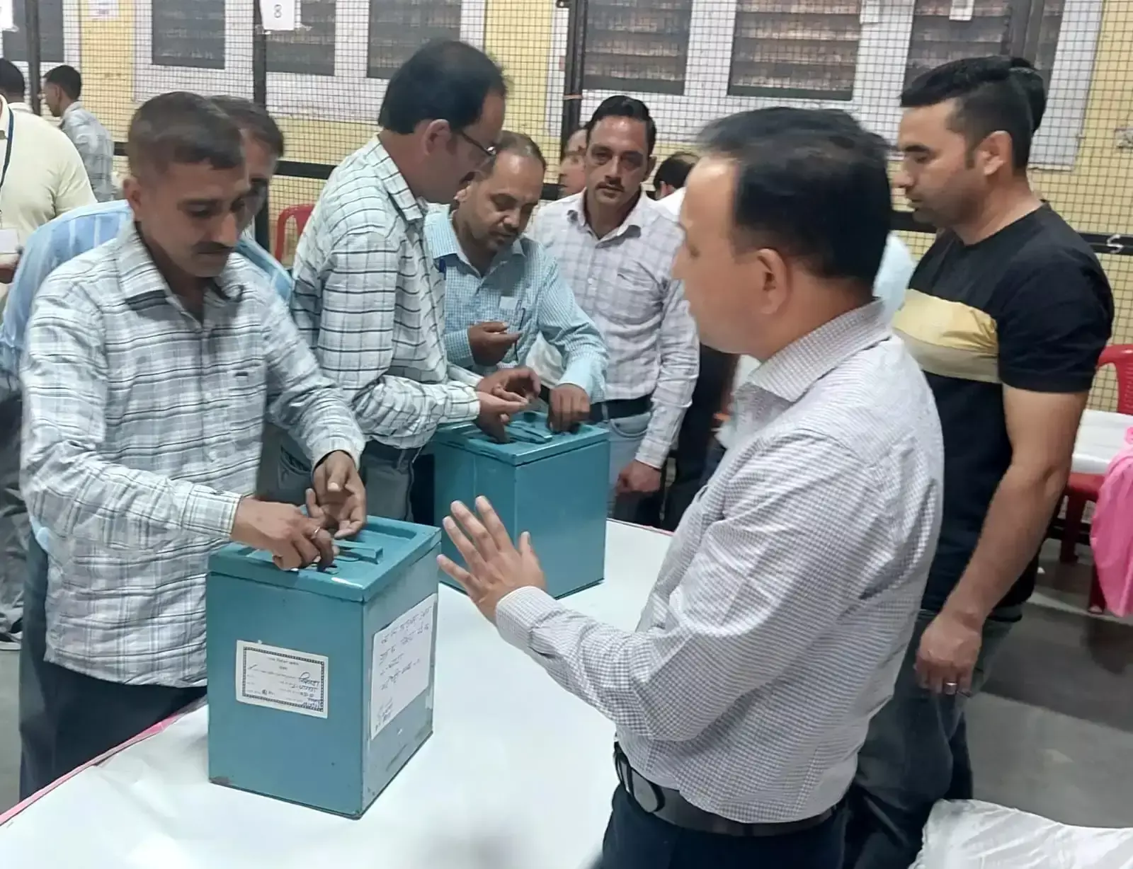 Mandi: सुंदरनगर में मतगणना की तैयारियों को लेकर मॉक ड्रिल आयोजित Mandi: सुंदरनगर में मतगणना की तैयारियों को लेकर मॉक ड्रिल आयोजित