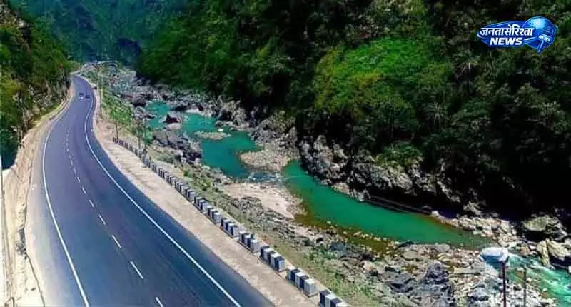 सुरक्षित यात्रा अभियान: Mandi हाईवे के किनारे अतिक्रमण हटाने की कार्रवाई शुरू सुरक्षित यात्रा अभियान: Mandi हाईवे के किनारे अतिक्रमण हटाने की कार्रवाई शुरू