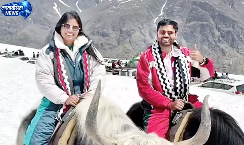 लाहुल-स्पीति में सैलानियों का मेला, एक ही दिन में 11332 गाडिय़ों की आवाजाही लाहुल-स्पीति में सैलानियों का मेला, एक ही दिन में 11332 गाडिय़ों की आवाजाही