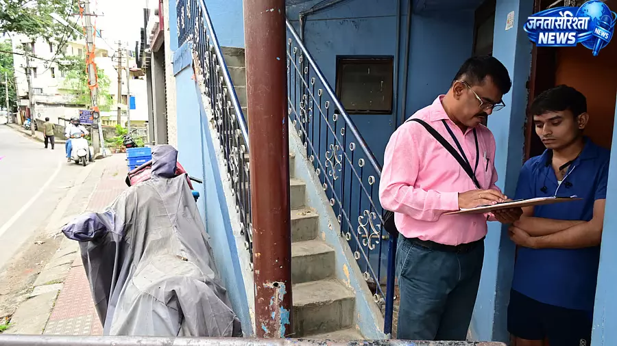 ओडिशा में वोटर सूची पुनरीक्षण शुरू, 45 हजार BLO घर-घर सर्वे में जुटे ओडिशा में वोटर सूची पुनरीक्षण शुरू, 45 हजार BLO घर-घर सर्वे में जुटे
