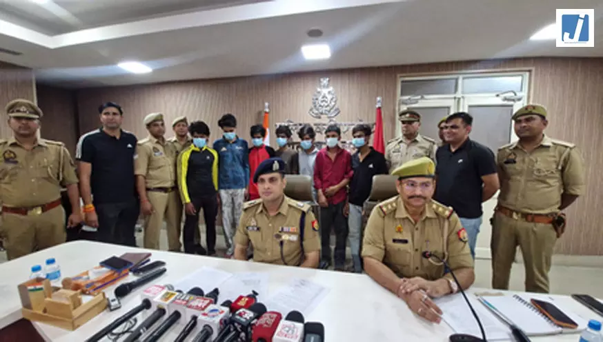 चोरी की वारदातों में शामिल सात आरोपी गिरफ्तार, चोरी का सामान और अवैध हथियार बरामद चोरी की वारदातों में शामिल सात आरोपी गिरफ्तार, चोरी का सामान और अवैध हथियार बरामद