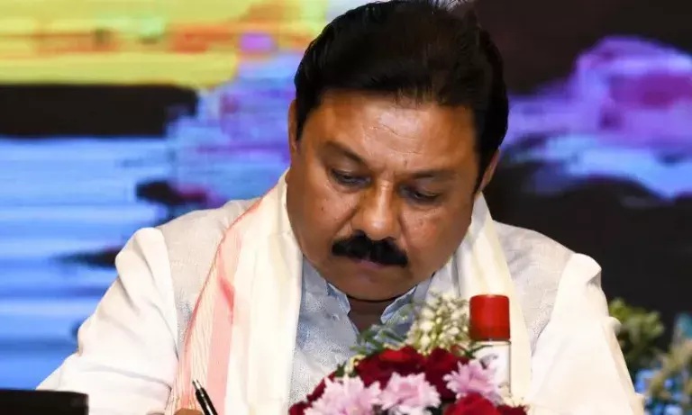 Assam विधानसभा सचिवालय का बड़ा फैसला, 12 रिटायर्ड कर्मचारियों की कॉन्ट्रैक्ट सेवा खत्म Assam विधानसभा सचिवालय का बड़ा फैसला, 12 रिटायर्ड कर्मचारियों की कॉन्ट्रैक्ट सेवा खत्म
