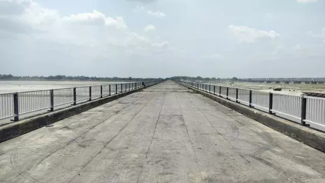 UP : संजय सेतु का 90% काम पूरा, 5 जून तक वाहनों के लिए खुलने की उम्मीद UP : संजय सेतु का 90% काम पूरा, 5 जून तक वाहनों के लिए खुलने की उम्मीद