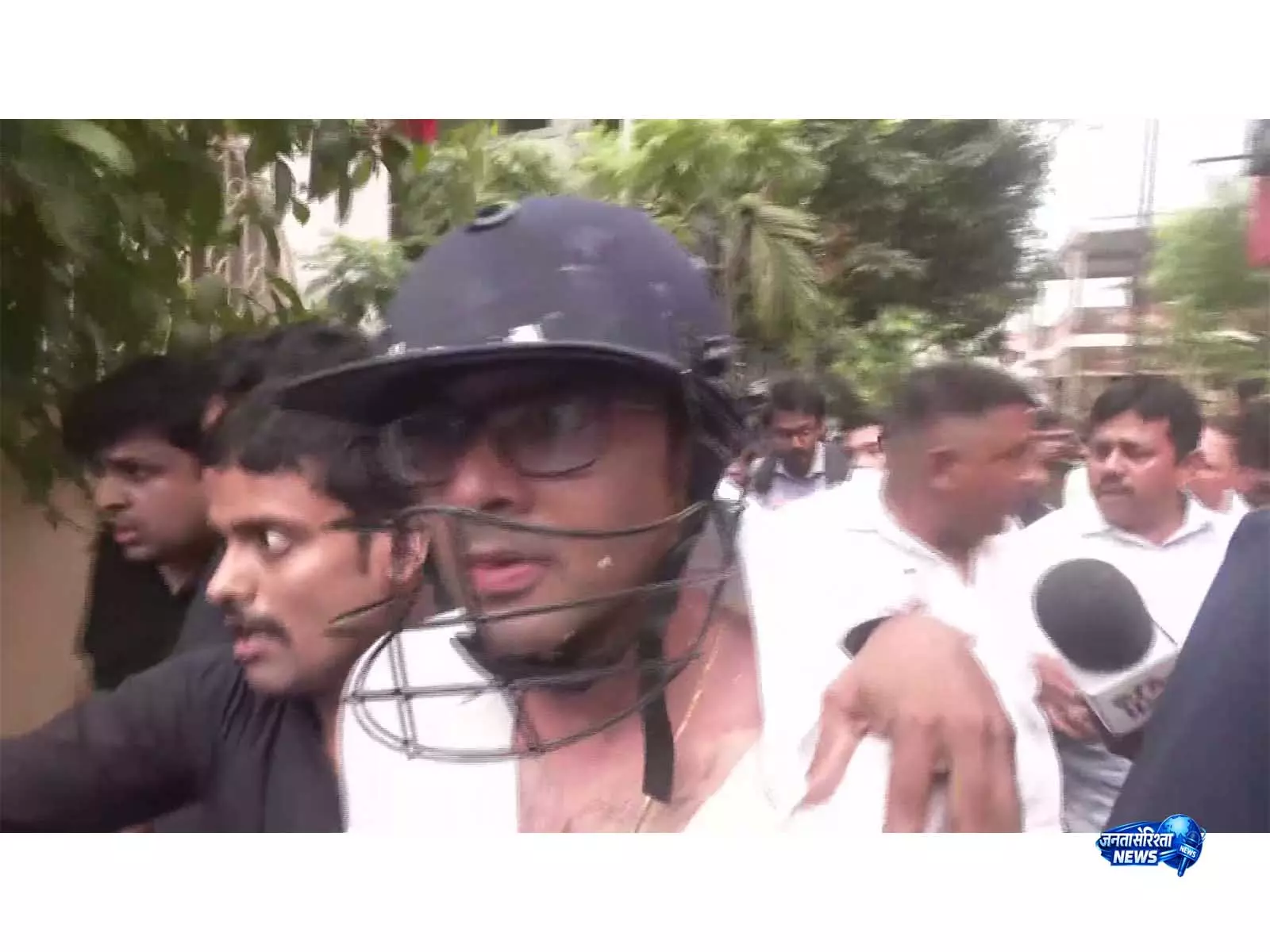 वे मुझे मार डालना चाहते थे...: सोनापुर दौरे के दौरान खुद पर हुए हमले पर TMC नेता अभिषेक बनर्जी वे मुझे मार डालना चाहते थे...: सोनापुर दौरे के दौरान खुद पर हुए हमले पर TMC नेता अभिषेक बनर्जी
