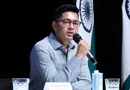 Kolkata: टीएमसी कार्यकर्ताओं की मौत के बाद अभिषेक का दौरा Kolkata: टीएमसी कार्यकर्ताओं की मौत के बाद अभिषेक का दौरा