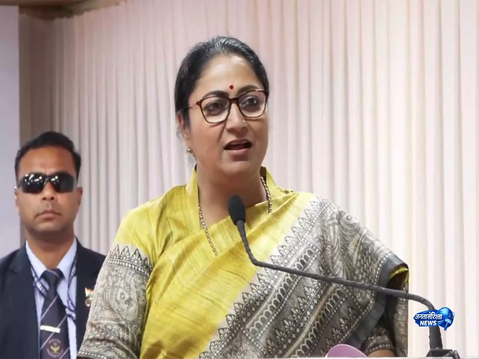 पेयजल आपूर्ति पर दिल्ली CM रेखा गुप्ता ने समीक्षा बैठक की पेयजल आपूर्ति पर दिल्ली CM रेखा गुप्ता ने समीक्षा बैठक की