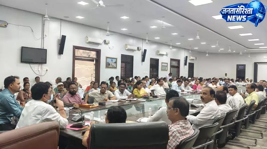 कलेक्टर के निर्देश पर डीईओ ने ली प्राचार्यों की समीक्षा बैठक कलेक्टर के निर्देश पर डीईओ ने ली प्राचार्यों की समीक्षा बैठक