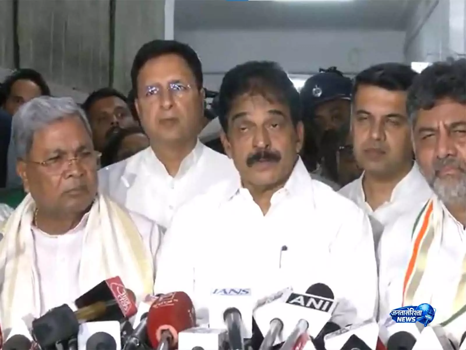 DK शिवकुमार 3 जून को कर्नाटक के CM के तौर पर शपथ लेंगे: CLP बैठक के बाद KC वेणुगोपाल DK शिवकुमार 3 जून को कर्नाटक के CM के तौर पर शपथ लेंगे: CLP बैठक के बाद KC वेणुगोपाल