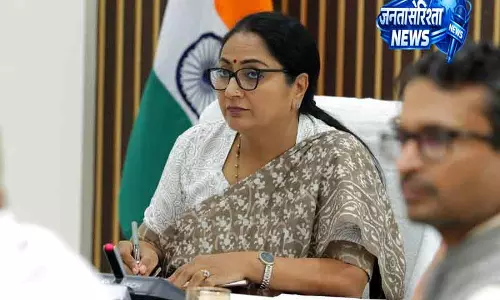 Delhi में पानी की कमी के चलते 980 से ज़्यादा टैंकर तैनात Delhi में पानी की कमी के चलते 980 से ज़्यादा टैंकर तैनात