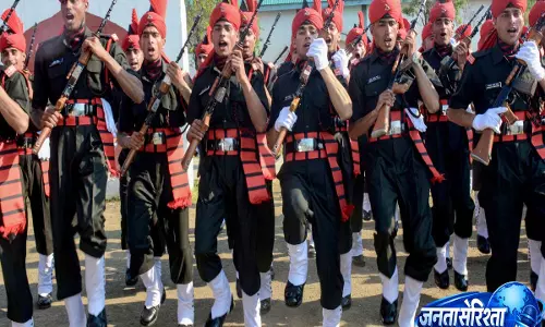 Jammu and Kashmir से सेना को मिली नई ताकत, 500 से ज्यादा अग्निवीर हुए शामिल Jammu and Kashmir से सेना को मिली नई ताकत, 500 से ज्यादा अग्निवीर हुए शामिल