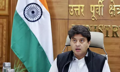 AI और डीपफेक के दौर में पत्रकारिता के सामने सबसे बड़ा संकट भरोसे का : ज्योतिरादित्य सिंधिया AI और डीपफेक के दौर में पत्रकारिता के सामने सबसे बड़ा संकट भरोसे का : ज्योतिरादित्य सिंधिया