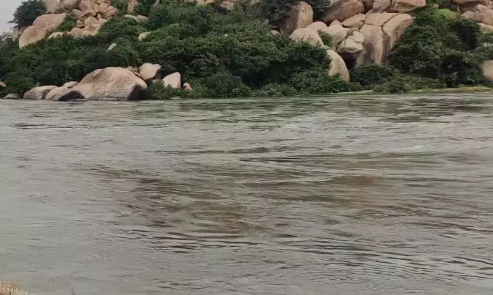 Andhra: तुंगभद्रा नदी में नाबालिग लड़की को डूबने से बचाने के दौरान 5 की मौत