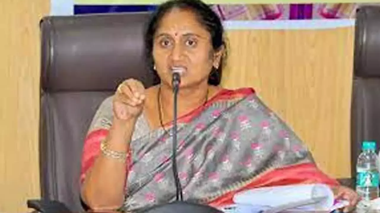 Andhra: शिक्षा ही सबसे ऊँचे पदों तक पहुँचने में मदद करती है: सविता