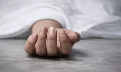 आर्केस्ट्रा में काम करने वाली महिला ने लगाई फांसी, सुसाइड नोट बरामद आर्केस्ट्रा में काम करने वाली महिला ने लगाई फांसी, सुसाइड नोट बरामद