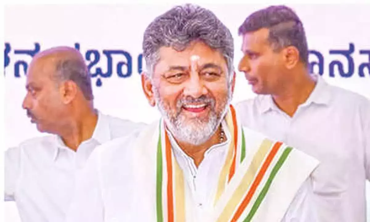 Karnataka: शिवकुमार के सीएलपी नेता चुने जाने के बाद समर्थकों ने ‘डीके, डीके’ के नारे लगाए