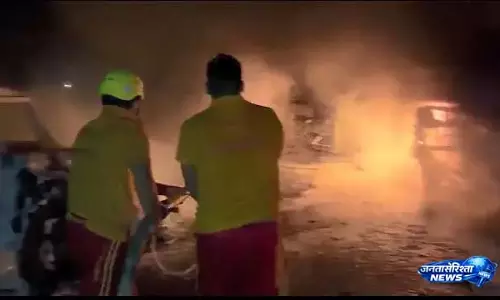 कालाहांडी में ट्रक-पीकअप में टक्कर के बाद आग, Banki में हाइवा हादसे में युवक की मौत