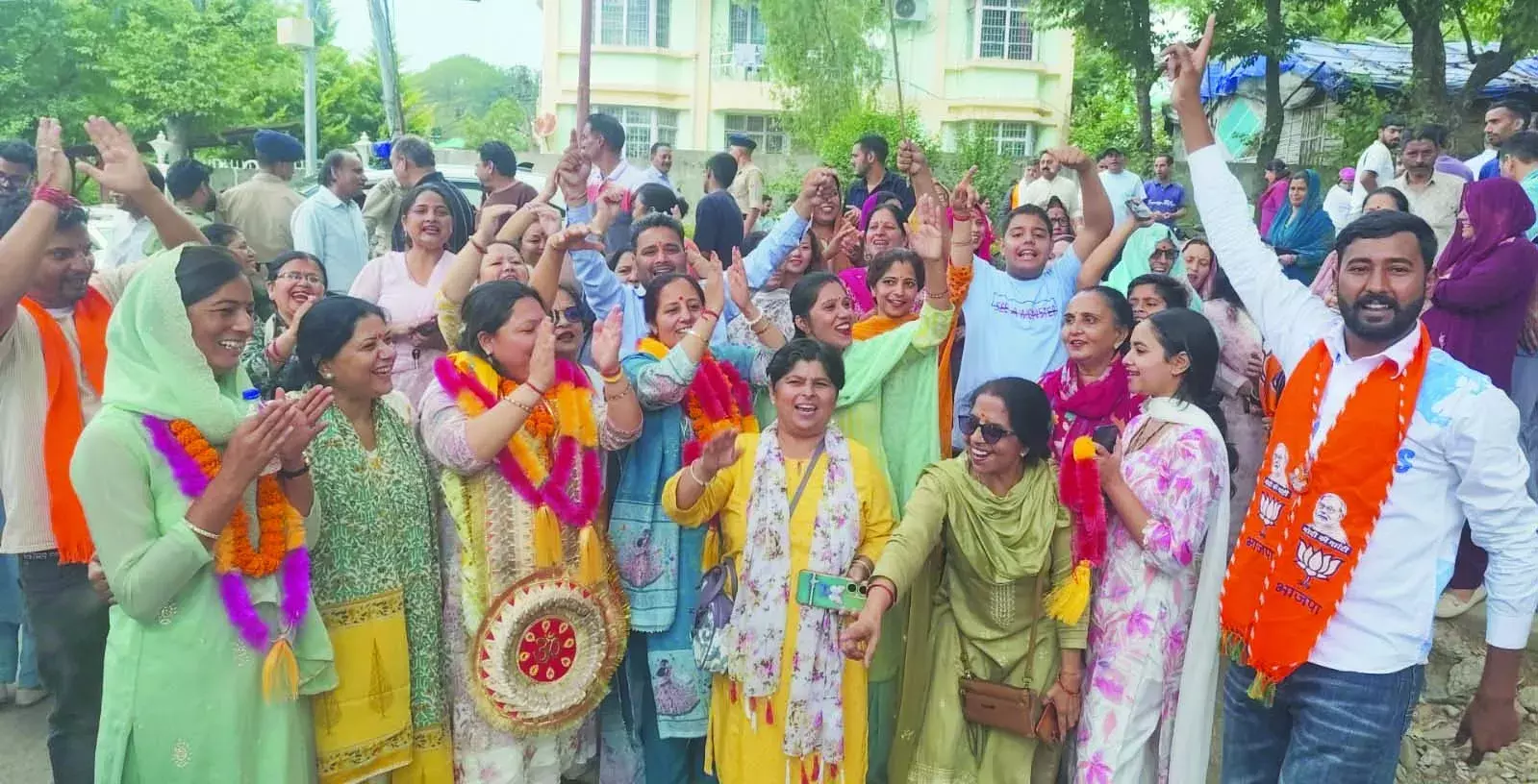 Dharamshala: नगर निगम चुनाव में भाजपा को स्पष्ट बढ़त, कांग्रेस 5 सीटों पर सिमटी Dharamshala: नगर निगम चुनाव में भाजपा को स्पष्ट बढ़त, कांग्रेस 5 सीटों पर सिमटी