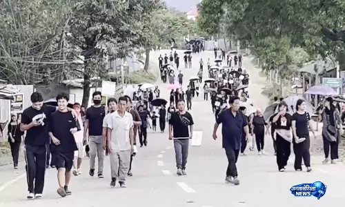 कुकी इंपी Manipur ने सरकार के साथ बातचीत के बाद कुछ समय के लिए शटडाउन टाल दिया कुकी इंपी Manipur ने सरकार के साथ बातचीत के बाद कुछ समय के लिए शटडाउन टाल दिया