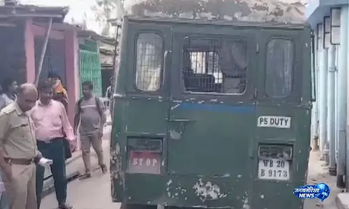 Bengal: अभिषेक बनर्जी पर हमले के मामले में पुलिस ने 5 आरोपियों को कोर्ट में पेश किया Bengal: अभिषेक बनर्जी पर हमले के मामले में पुलिस ने 5 आरोपियों को कोर्ट में पेश किया