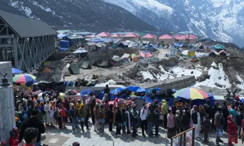Dehradun: केदारनाथ धाम में मौसम अलर्ट के बाद सुरक्षा व्यवस्था कड़ी Dehradun: केदारनाथ धाम में मौसम अलर्ट के बाद सुरक्षा व्यवस्था कड़ी