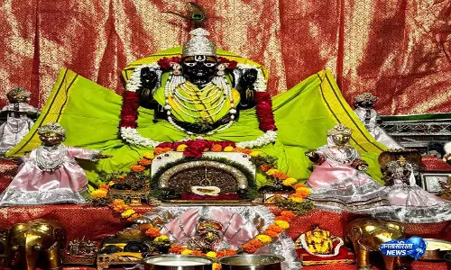 बद्रीनारायण ट्रस्ट की नौतपा तपिश में अनूठी पहल, राहगीरों को पिलाई ठंडी छाछ, उमड़ी भीड़ बद्रीनारायण ट्रस्ट की नौतपा तपिश में अनूठी पहल, राहगीरों को पिलाई ठंडी छाछ, उमड़ी भीड़
