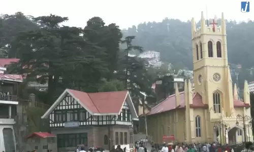 प्री-मॉनसून बारिश के बाद शिमला में उमड़े पर्यटक, मौसम ने बढ़ाई रौनक प्री-मॉनसून बारिश के बाद शिमला में उमड़े पर्यटक, मौसम ने बढ़ाई रौनक