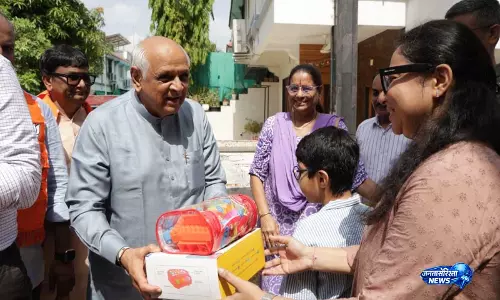 गुजरात के CM ने अहमदाबाद में बच्चों को खेलने दो, बच्चों को खिलने दो अभियान में भाग लिया गुजरात के CM ने अहमदाबाद में बच्चों को खेलने दो, बच्चों को खिलने दो अभियान में भाग लिया