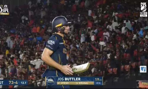 RCB की सधी हुई गेंदबाजी, FINAL में जोस बटलर स्टंप आउट होकर पवेलियन लौटे