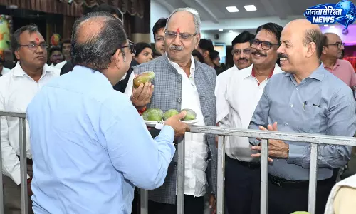 गांवों में अमराई की परंपरा पुनर्जीवित करने की जरूरत: बृजमोहन अग्रवाल गांवों में अमराई की परंपरा पुनर्जीवित करने की जरूरत: बृजमोहन अग्रवाल