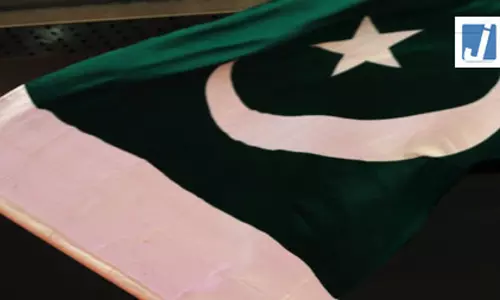 पाकिस्तान में यूट्यूबर्स पर व्यूज के आधार पर टैक्स लगाने के प्रस्ताव पर विवाद