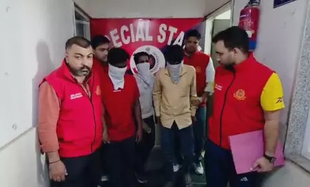 MDMA तस्करी नेटवर्क का भंडाफोड़, ड्रग्स के साथ तीन गिरफ्तार MDMA तस्करी नेटवर्क का भंडाफोड़, ड्रग्स के साथ तीन गिरफ्तार