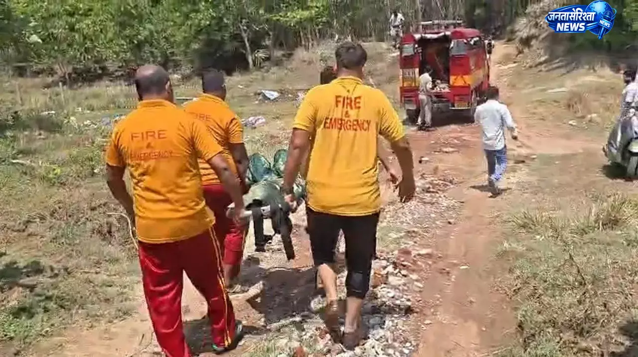 Odisha : महानदी पुल से कूदी नवविवाहिता, फायर सर्विस ने बचाया Odisha : महानदी पुल से कूदी नवविवाहिता, फायर सर्विस ने बचाया