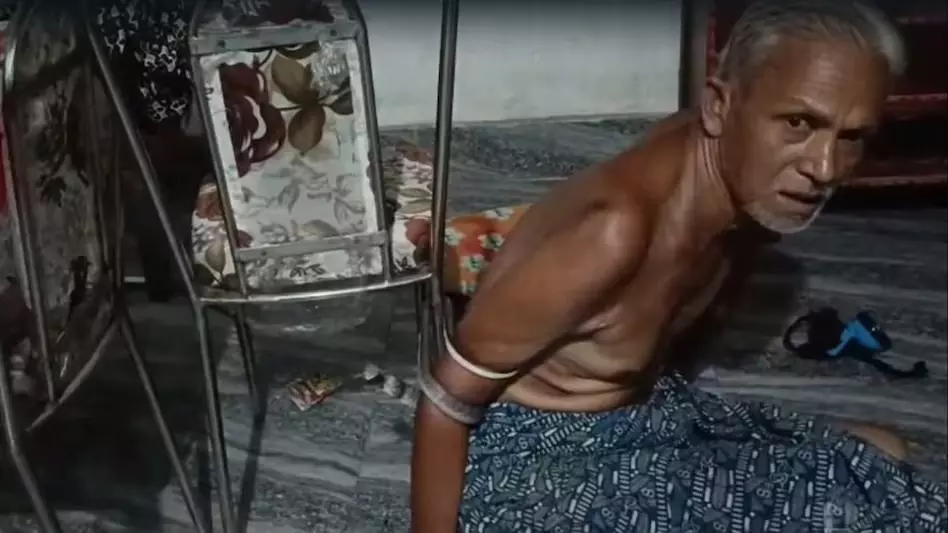 बीमार बुजुर्ग के बेड में आया जहरीला सांप, 4 घंटे तक साथ रहा फिर जो हुआ बीमार बुजुर्ग के बेड में आया जहरीला सांप, 4 घंटे तक साथ रहा फिर जो हुआ