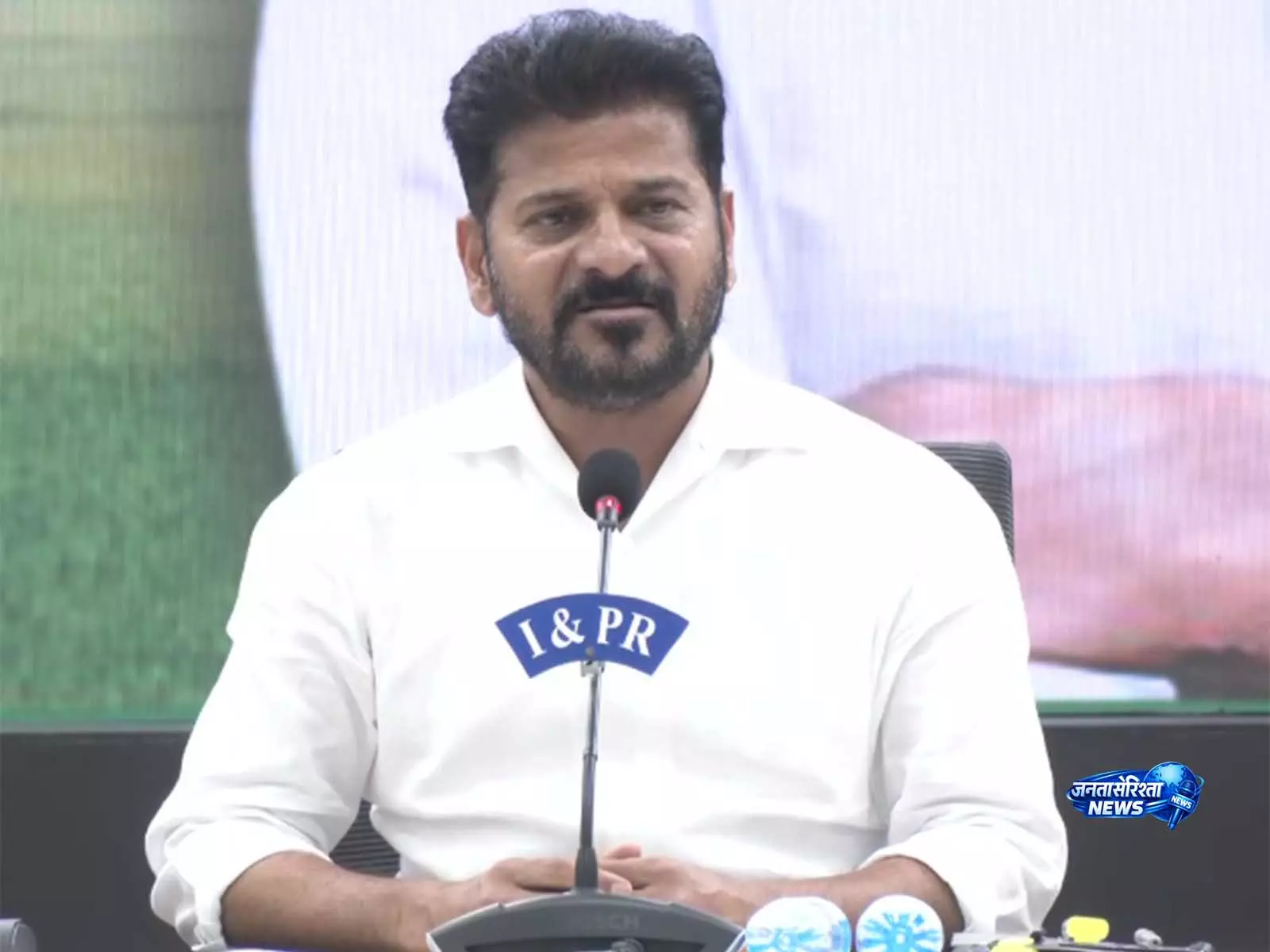 तेलंगाना सरकार किसानों को 24x7 मुफ़्त बिजली देना जारी रखेगी: CM रेवंत रेड्डी तेलंगाना सरकार किसानों को 24x7 मुफ़्त बिजली देना जारी रखेगी: CM रेवंत रेड्डी