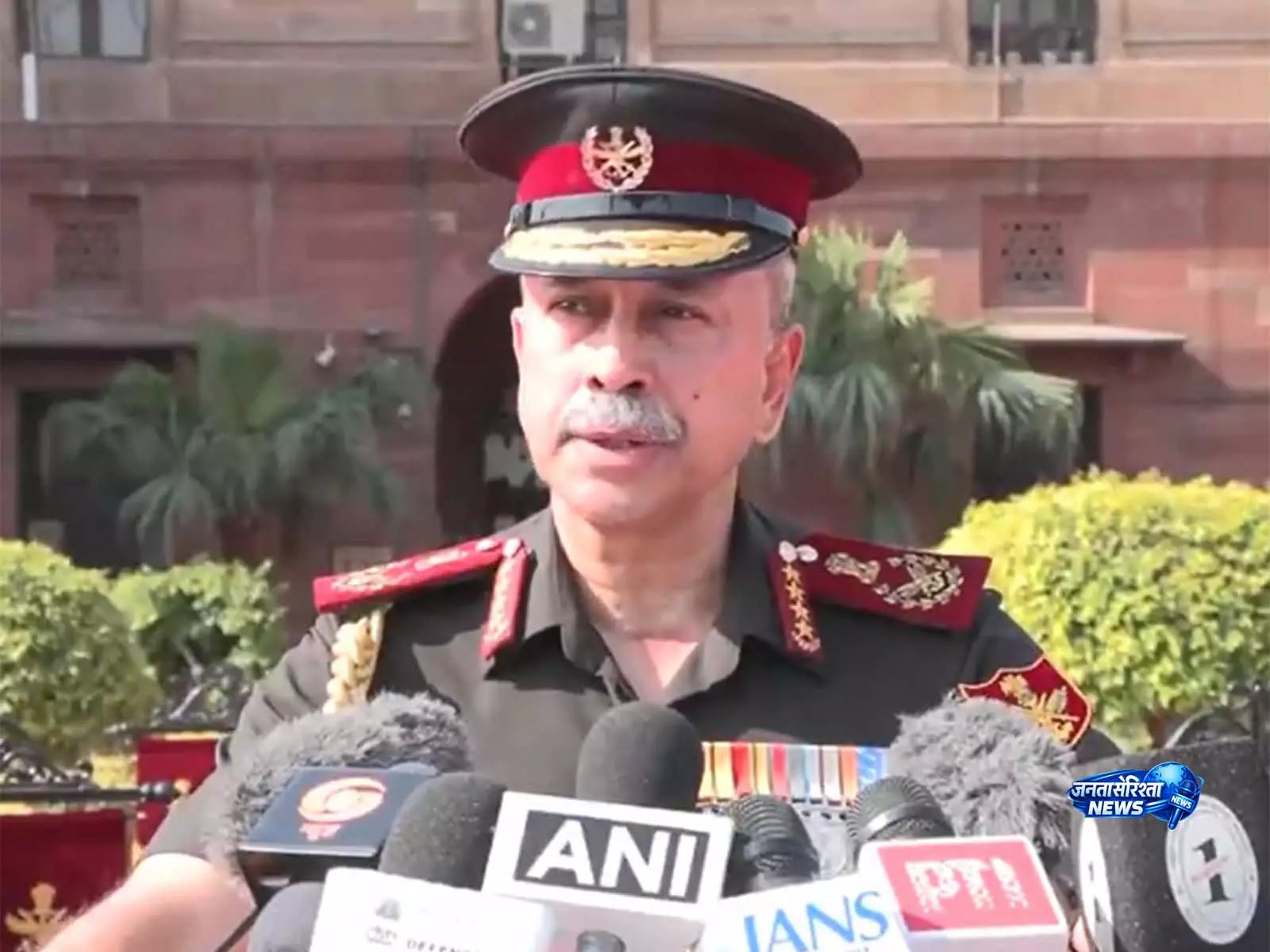 सोच और काम में इनोवेशन हमारी क्षमता विकास को आगे बढ़ाएगा: CDS जनरल एनएस राजा सुब्रमणि सोच और काम में इनोवेशन हमारी क्षमता विकास को आगे बढ़ाएगा: CDS जनरल एनएस राजा सुब्रमणि